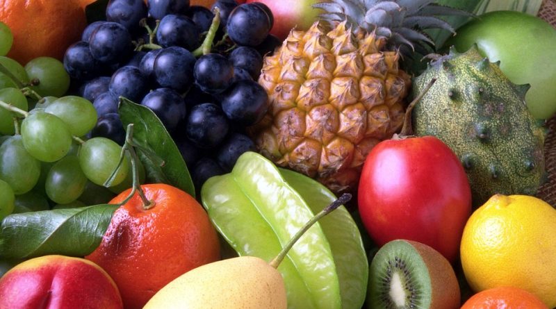 Exotické ovoce začíná plnit pulty obchodů. Které druhy prospívají zdraví?