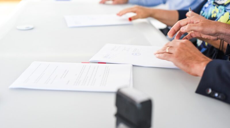 Víte, jak si ověřit důvěryhodnost firmy před podpisem smlouvy
